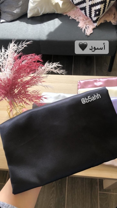 satin pillow case (1 pcs) - Black
 غطاء وسادة ساتان (قطعة واحدة) - اسود